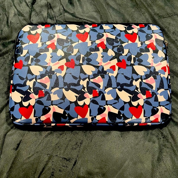 Kate Spade Sylvia heart party laptop case - Picture 5 of 8